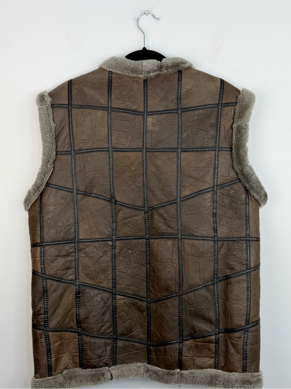 Vintage 70s 80s boxy brown black leather shearling oversized patchwork vest - Picture 4 of 17